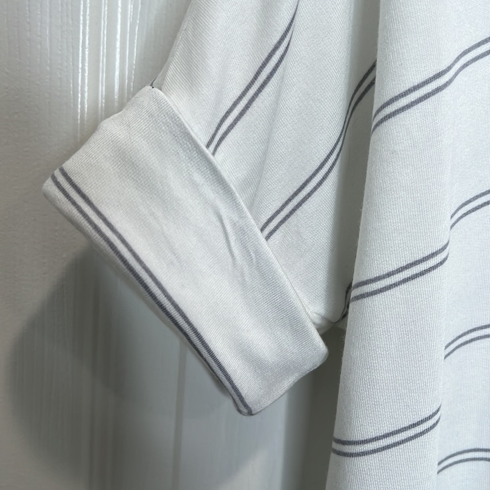 LOFT OUTLET LOUNGE XS Short Sleeve White and Gray striped Shirt. - Picture 13 of 16